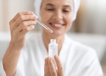 Ρετινόλη vs. ρετινάλη: Ένα φωνήεν μπορεί να κάνει τη διαφορά στο δέρμα σου