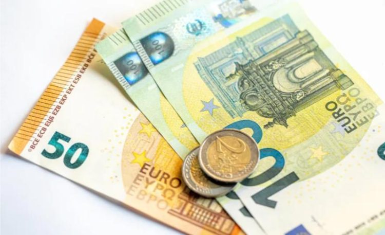 Επίδομα 200€ από τον ΕΟΠΥΥ: Ξεκίνησαν οι αιτήσεις – Ποιοι είναι οι δικαιούχοι