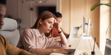 Γιατί ο εγκέφαλός μας δυσκολεύεται να κάνει multitasking – Η επιστήμη έχει την εξήγηση