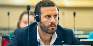 Ν. Παππάς: «Με 9 δισ. πλεόνασμα ως τον Ιούλιο, δεν μειώνουν τους έμμεσους φόρους, μόνο επιδοτούν την ακρίβεια»