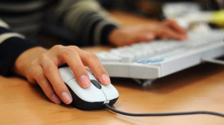 ΟΠΕΚΑ: Πώς θα πάρετε τα αδιάθετα voucher για τουρισμό και θέατρο, η διαδικασία στα ΚΕΠ