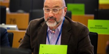 Σάκης Αρναούτογλου: «Η πώληση ενός βιβλίου δεν είναι έγκλημα – Η Ευρώπη δεν μπορεί να μένει στις εκφράσεις ανησυχίας»