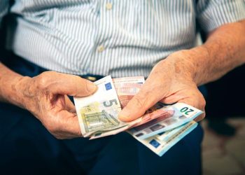 ΔΕΘ: Ανακοινώνεται η επαναφορά της «13ης σύνταξης» – Σενάριο και για «δώρο» στο Δημόσιο
