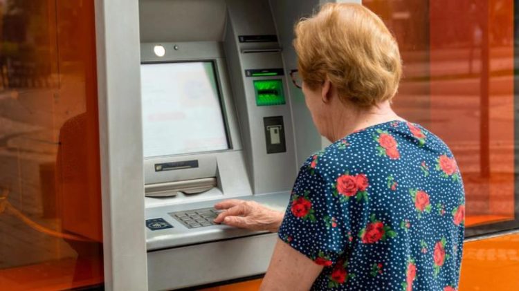 Συντάξεις Οκτωβρίου: Πότε πληρώνονται, οι ημερομηνίες ανά Ταμείο