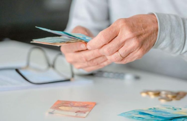 Πλασματικά έτη: Ποιοι μπορούν να «κλειδώσουν» σύνταξη στα 62 και πόσο κοστίζει η εξαγορά 