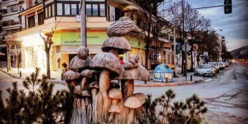 ΠΟΛΗ ΤΟΥ ΜΑΝΙΤΑΡΙΟΥ. ΣΑΣ ΛΕΕΙ ΤΙΠΟΤΑ; ΟΦΕΙΛΟΥΜΕ ΝΑ ΤΗΝ ΞΑΝΑΒΑΛΟΥΜΕ ΣΤΙΣ ΡΑΓΕΣ