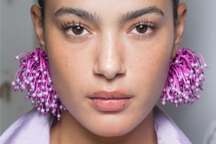 Θέλεις τα μάτια σου να δείχνουν μεγαλύτερα; 4 makeup tricks που αξίζει να δοκιμάσεις
