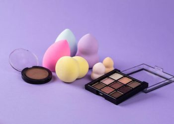 Βρεγμένο ή στεγνό σφουγγαράκι; Ο σωστός τρόπος να εφαρμόζεις το foundation