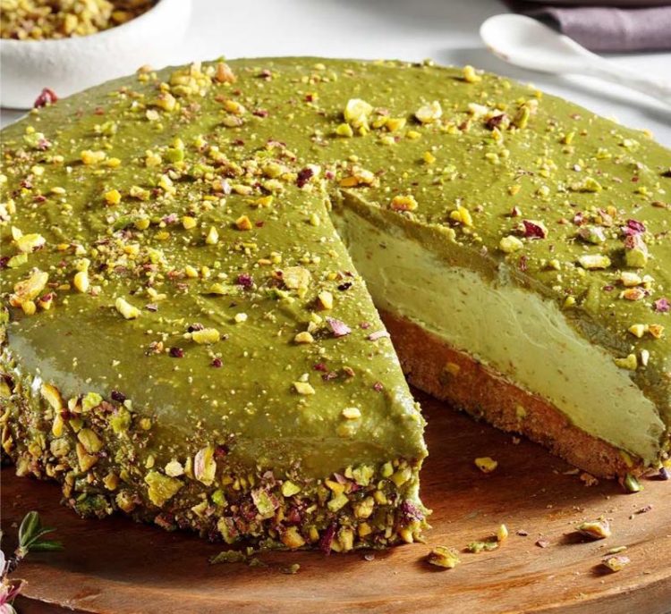 Cheesecake φιστίκι Αιγίνης & πραλίνα