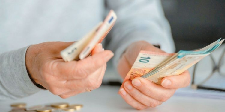 Σύνταξη πριν τα 62: Ποιοι παλαιοί ασφαλισμένοι διατηρούν το δικαίωμα εξόδου