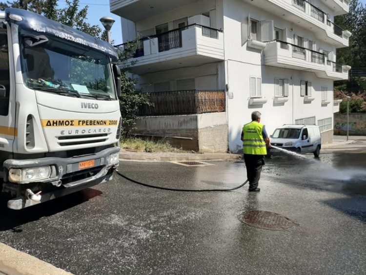 Δήμος Γρεβενών: Συνεχίζονται οι εργασίες πλυσίματος στην οδό 13ης Οκτωβρίου